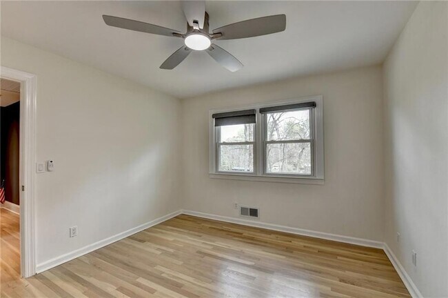 Building Photo - 3914 Granger Dr
