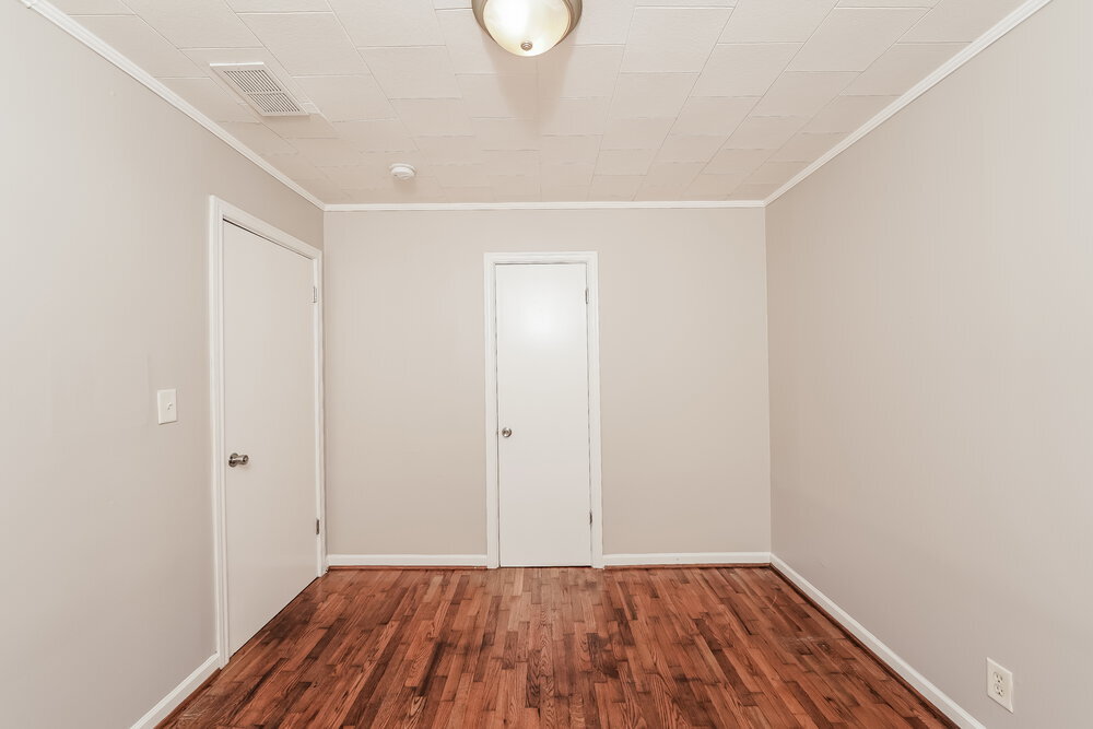 Building Photo - 711 Sunny Ln Dr NE