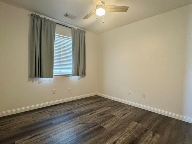 Building Photo - 5615 Taylorcrest Dr