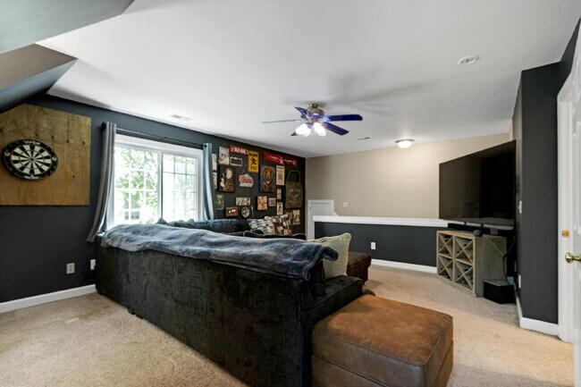 Building Photo - 2711 Ashland Dr