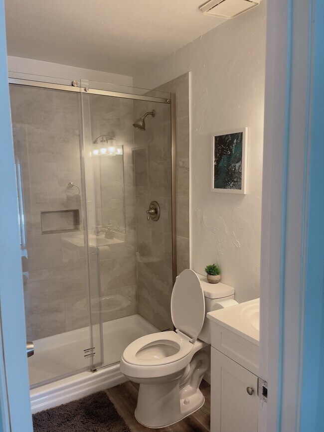 Building Photo - 7104 Elliot Ct