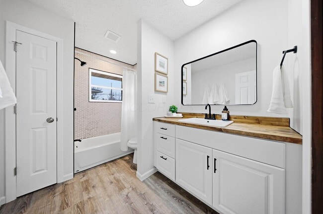 Building Photo - 103 Valleyview Dr