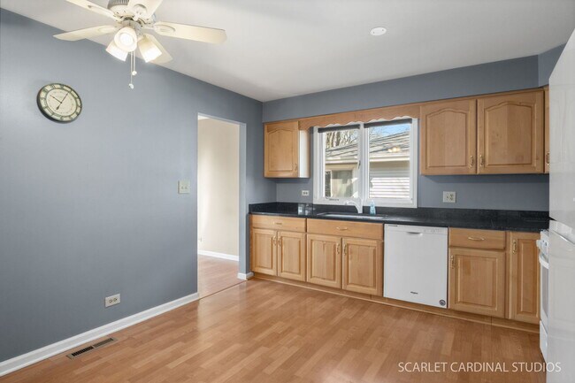 Building Photo - 1407 Wilson Ave