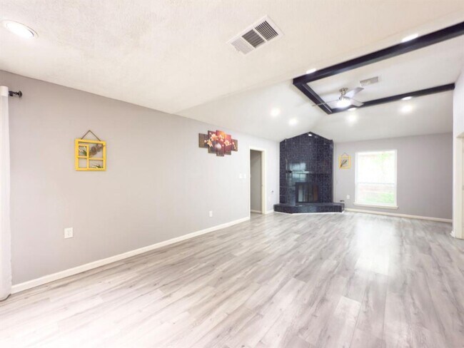 Building Photo - 6506 Briar Glade Dr