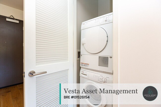 Building Photo - Welcome Home to Dogpatch's Finest