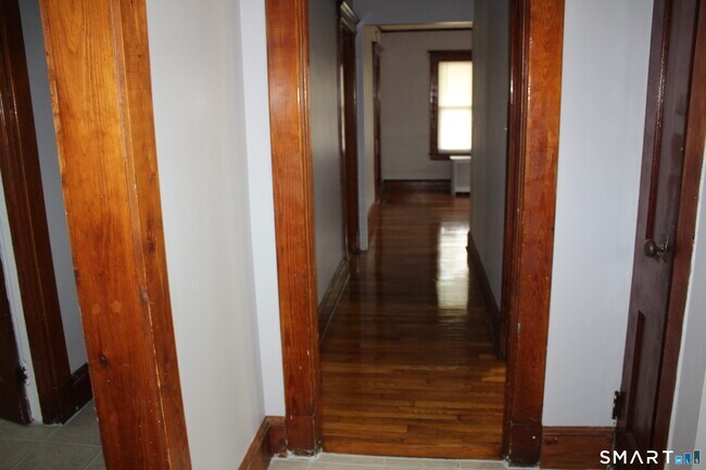 Building Photo - 45 Grandview Terrace