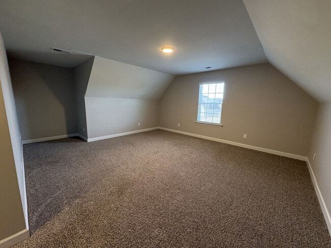 Building Photo - 2113 Metcalf Wy