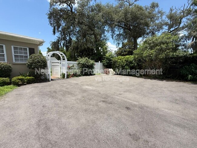 Building Photo - 1455 Riverbirch Ln