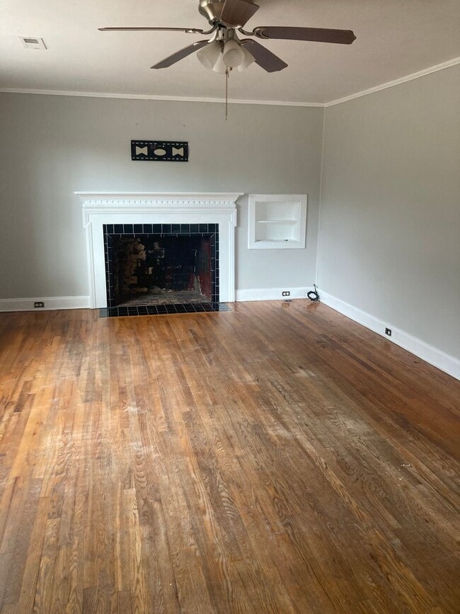 Building Photo - 2 Bed, 1 Bath House