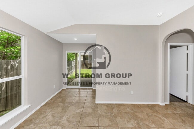 Building Photo - 2201 Sweetwood Dr