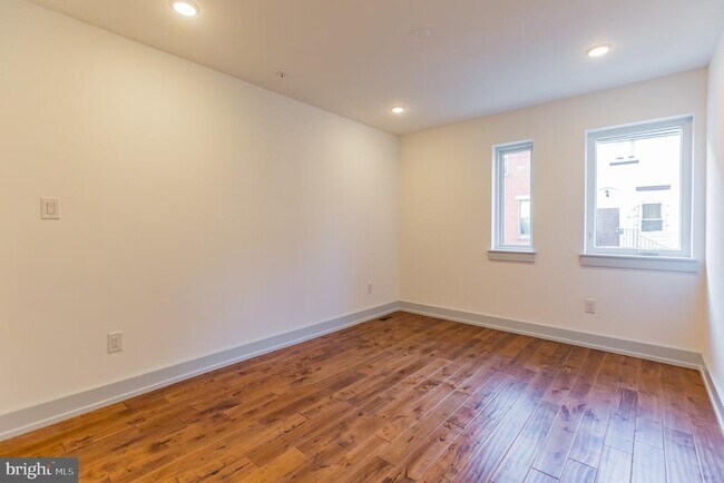 Building Photo - 1513 Brown St