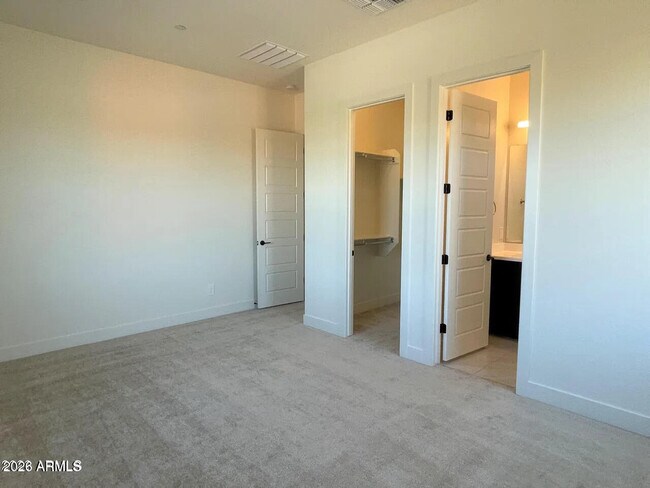 Building Photo - 9273 W Country Club Trail