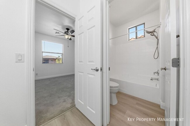 Building Photo - 956 Via Canale Dr