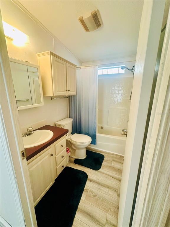 Building Photo - 2305 Bay Dr