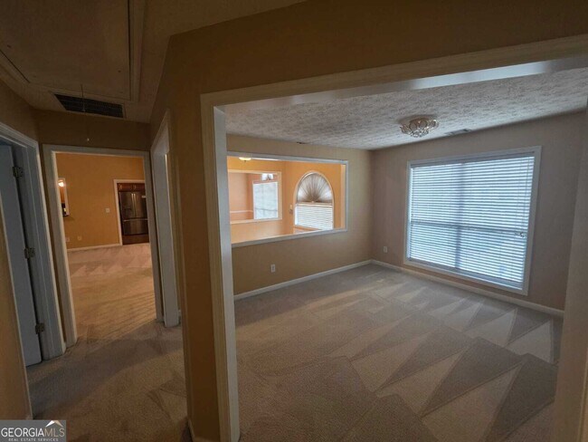 Building Photo - 323 Bald Eagle Way