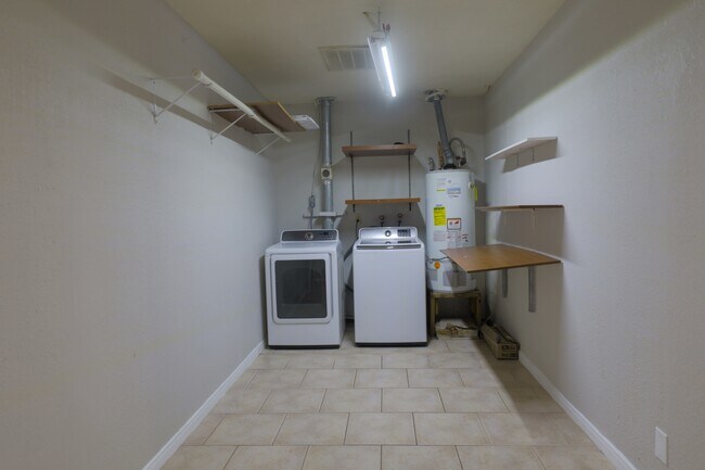Building Photo - 3118 Flamborough Dr