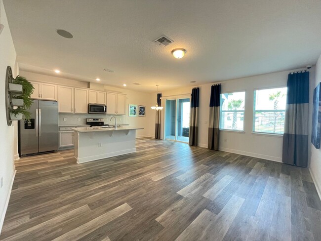 Building Photo - 3 Bedroom, 2.5 Bath Townhome in Enclave at...