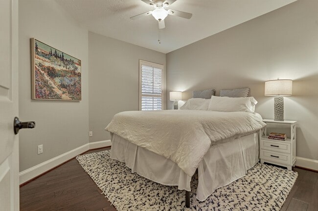 Building Photo - 87 W Honey Grove Pl