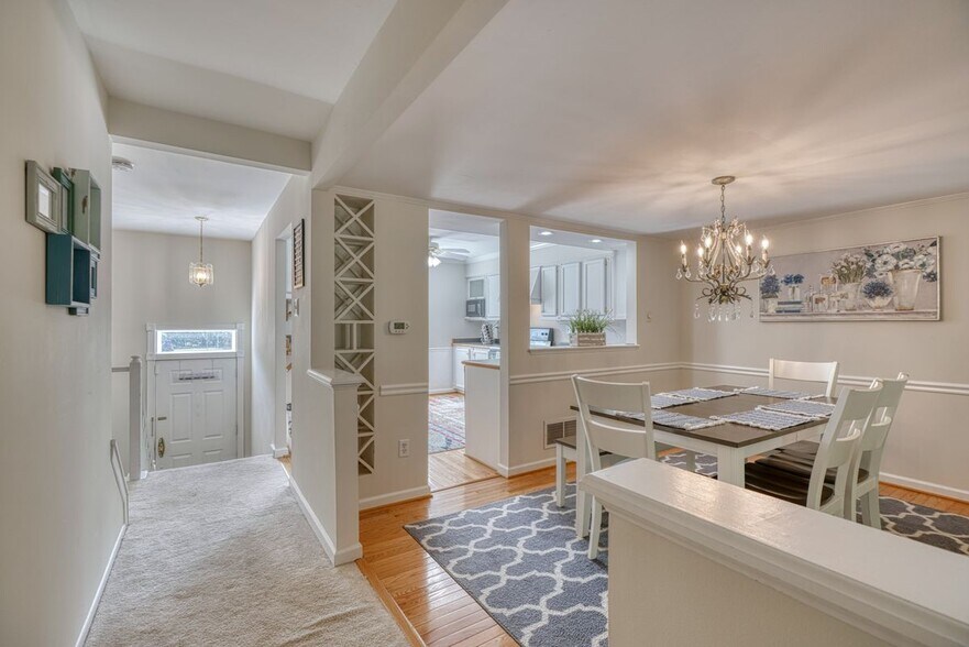 Building Photo - 18 Collis Ct