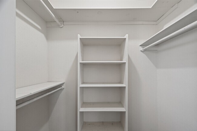 Building Photo - 14381 Still Meadow Dr