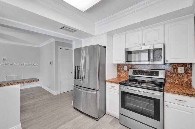 Building Photo - 5031 SW 88th Terrace