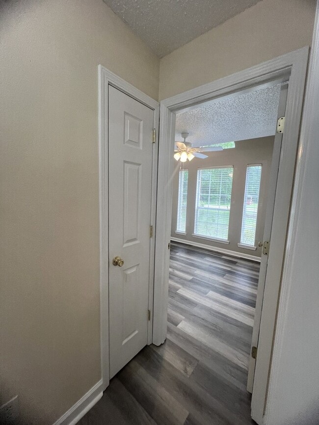 Building Photo - 1421 Spruce St