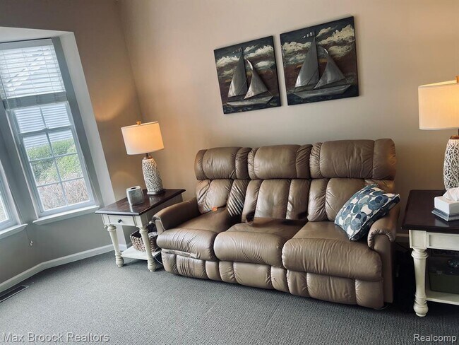 Building Photo - 661 Telya Ridge