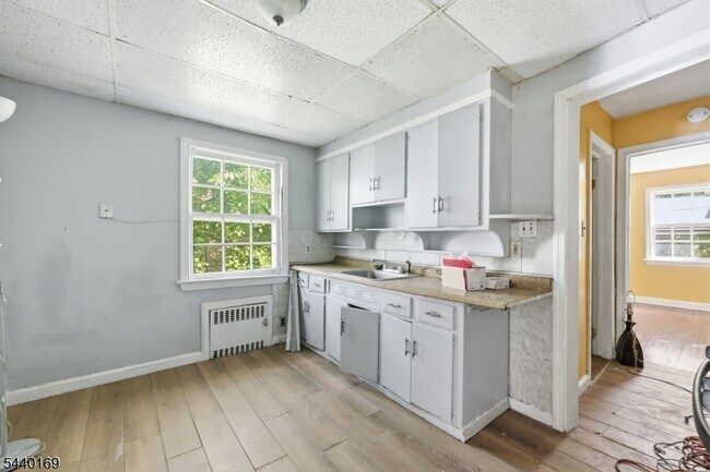 Building Photo - 10 McGotty Pl
