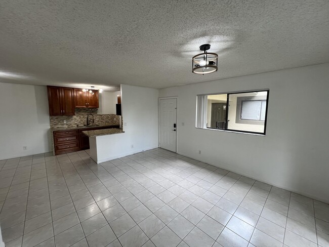 Building Photo - 588 Trace Cir