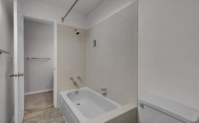 Building Photo - "Charming 2-Bedroom Townhouse in Colorado ...
