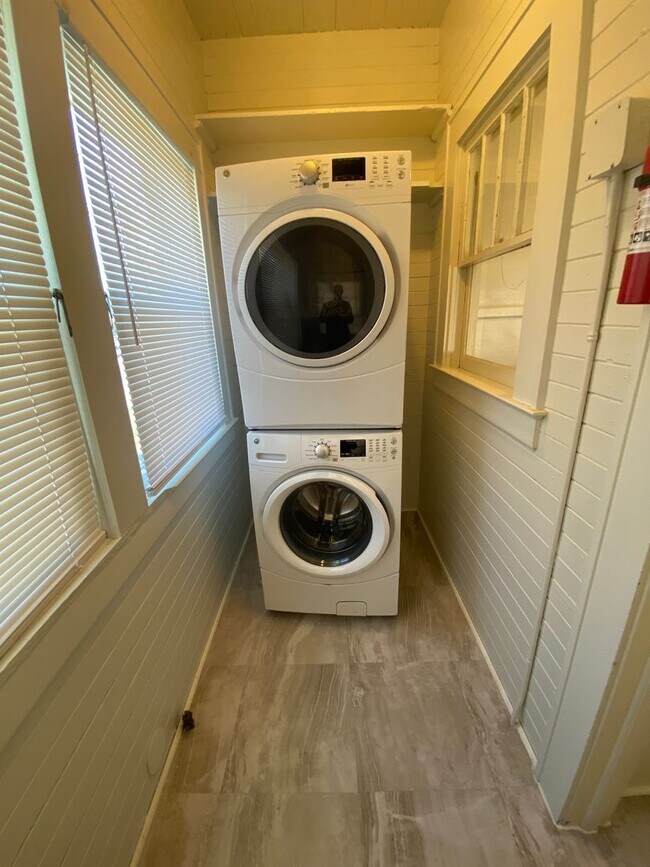 Building Photo - Huge Trinity Park Duplex with Office, Shared Fenced Yard and Adorable Porch!