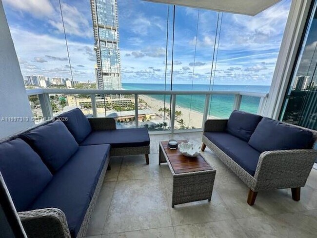 Building Photo - 18201 Collins Ave