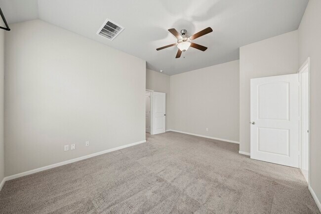 Building Photo - 8734 Laurel Crest Dr