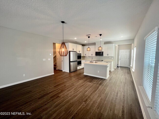 Building Photo - 2117 Hawkeye Pl
