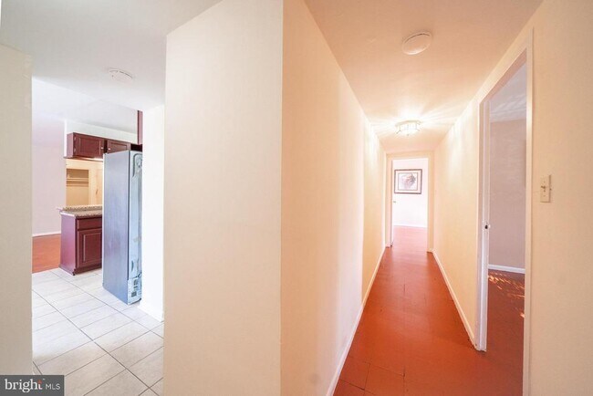 Building Photo - 5801 Quantrell Ave