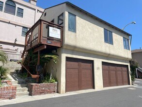 Building Photo - 2 bedroom home across from beach- close to...
