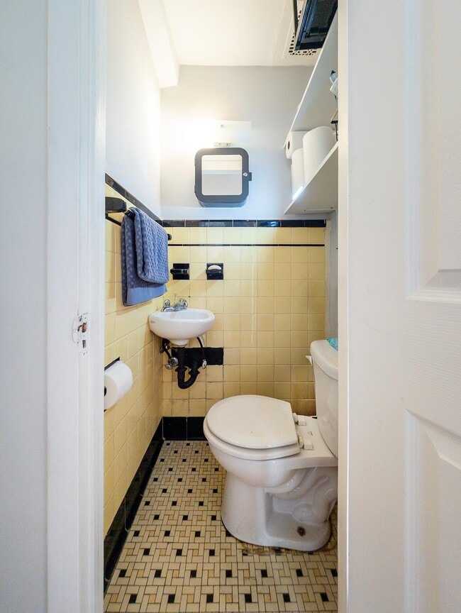 Building Photo - 802 Palisade Ave