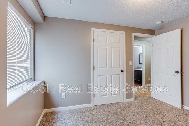 Building Photo - 1054 E Karla Ct
