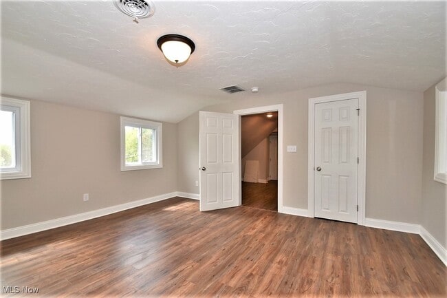 Building Photo - 7984 Chagrin Rd