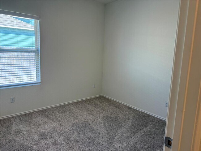Building Photo - 105 Crier Cv