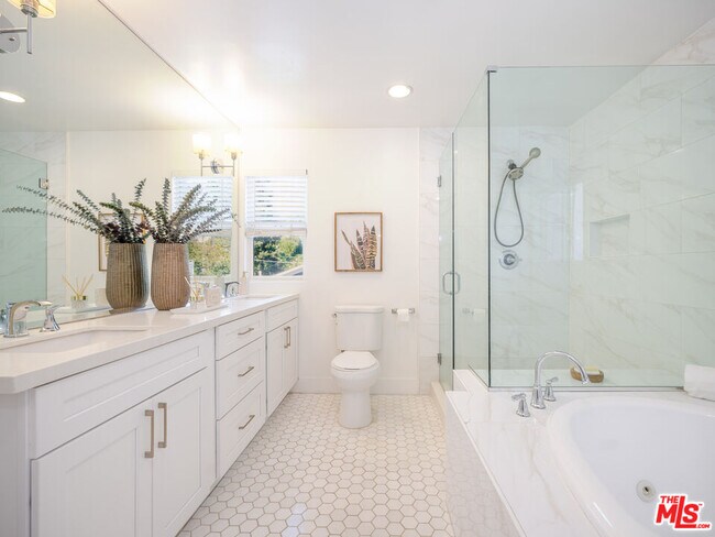 Building Photo - 5417 Allott Ave