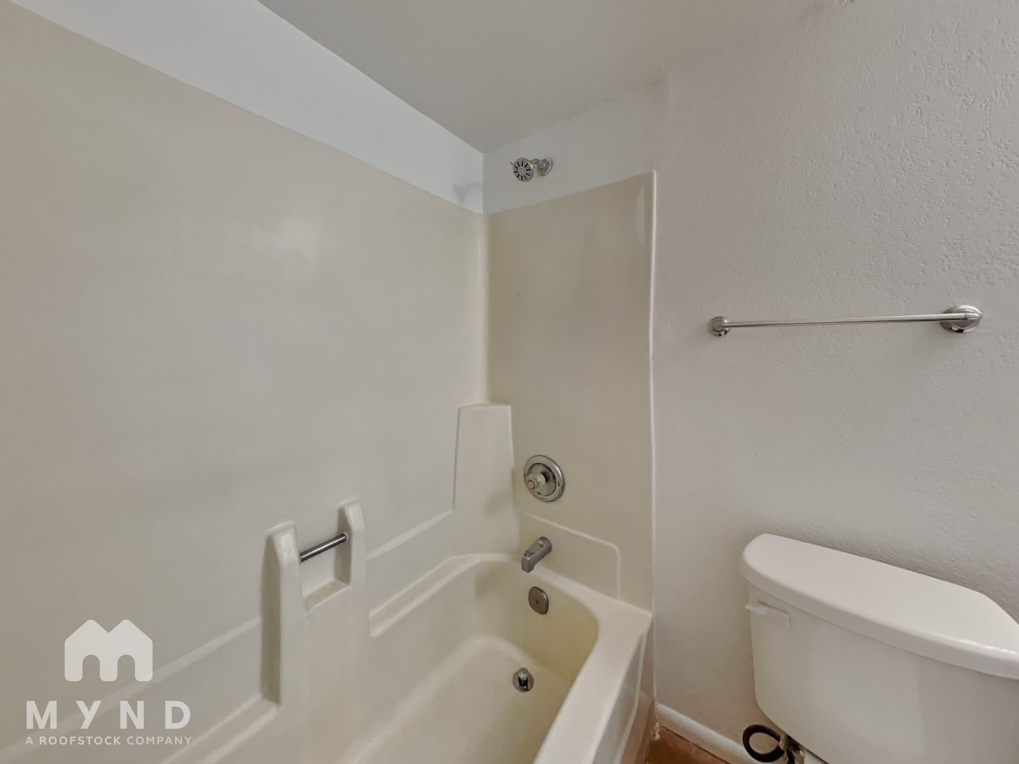 Building Photo - 2828 E Tierra Buena Ln