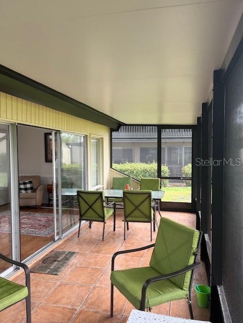 Building Photo - 716 White Pine Tree Rd