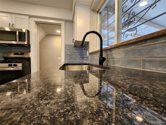 Building Photo - 15705 Juliana Ave