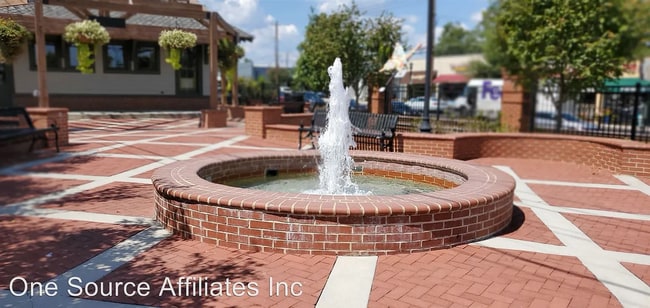 Building Photo - Rent a Community..Prime Location - Granite/LVT/SS Appliances