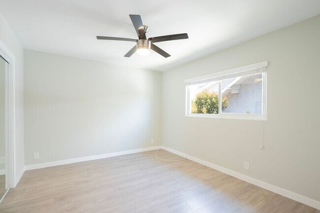Building Photo - 5622 La Mirada Ave