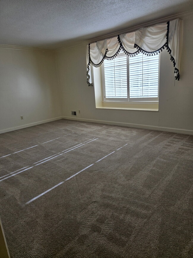 Building Photo - 9 Brookspring Cir