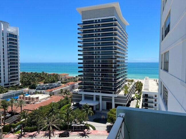 Building Photo - 5838 Collins Ave