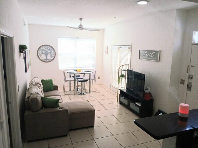 Building Photo - 4019 Venetian Bay Dr