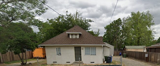 Primary Photo - 731 Vermont Ave